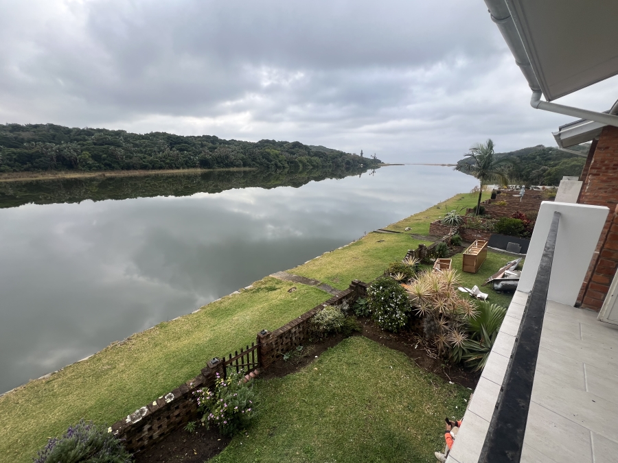 2 Bedroom Property for Sale in Bonza Bay Eastern Cape